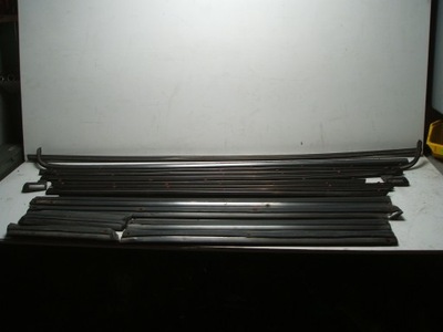 Mercedes W123 listwy boczne drzwi dolne komplet