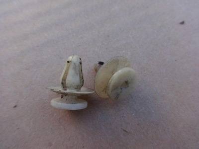 Кришка засувка кронштейн жабо volvo s40 v40 фото №1