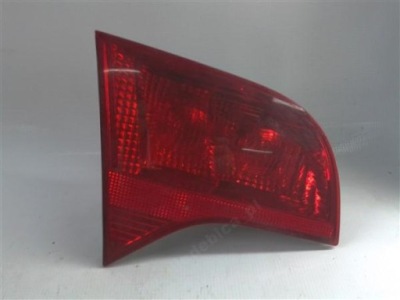 Лампа кришки ліва audi a4 b7 kombi фото №1