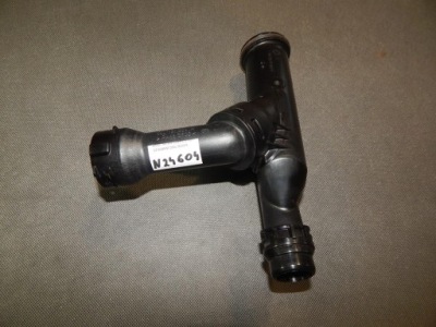 Audi a4 b9 патрубок воды 04l121026r фото №1