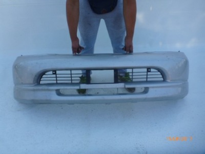 Toyota hiace iv 4 95-05 бампер перед передний фото №1