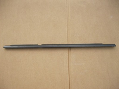 Молдинг права ущільнювач двері задня mercedes glk 08-15 фото №1