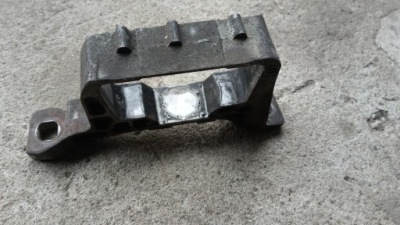 Mazda 5 05-10 2.0 b кронштейн кронштейн двигуна фото №1