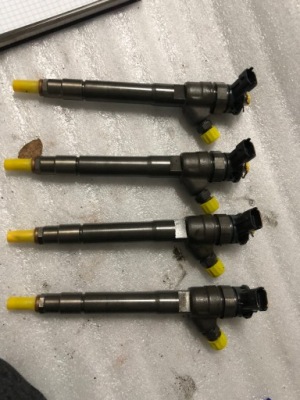 Renault mercedes 1.6 hdi форсунка форсунки 0445110546 фото №1