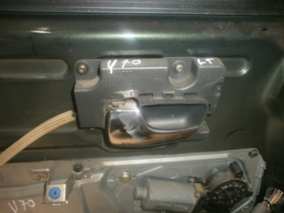 Ручка внутренняя левый задняя volvo v70 2000r фото №1