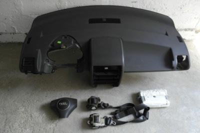 Панель приладів панель приладів подушка безпеки audi a2 консоль pulpit ремені фото №1