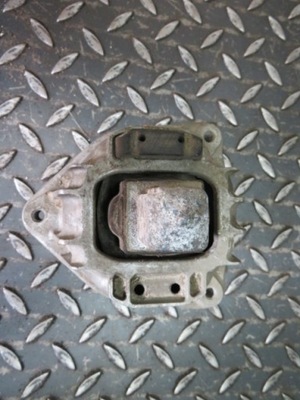 Подушка двигуна bmw 6777374 f01 7 f02 фото №1