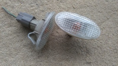 Mazda 2 02-07 поворотник w крила фото №1