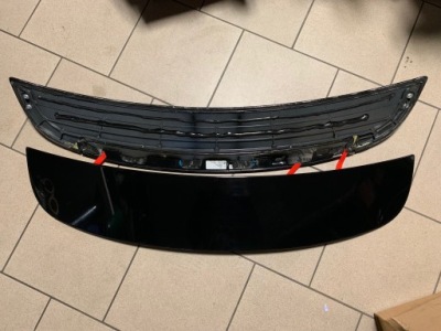 Tesla model x спойлер кришки задня багажник лампа фото №1