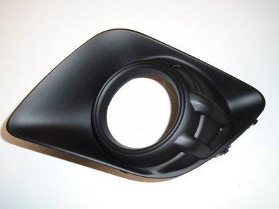 Mitsubishi asx 10- решітка радіатора w бампері отвір hal p фото №1