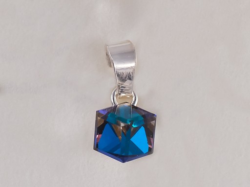 с подвеской в ​​виде куба Swarovski Cube 6мм СЕРЕБРЯНЫЙ