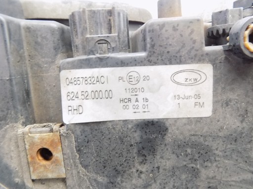 ФОНАРЬ ПЕРЕДНИЙ ПРАВЫЙ - CHRYSLER VOYAGER IV 04-07 UK