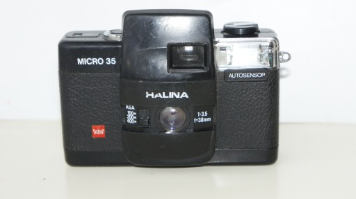 Классический фотоаппарат HALINA MICRO 35.