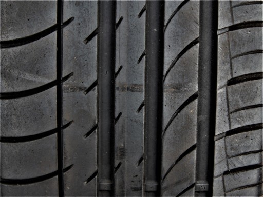 93/18 DUNLOP SP QUATTROMAXX 235 60 18 107 Вт