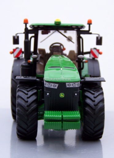 ТРАКТОР TOMY BRITAINS 43174 JOHN DEERE 8400R 1:32