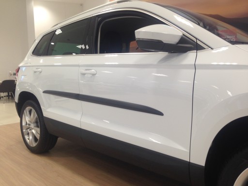 SKODA KAROQ - боковые молдинги автомобиля