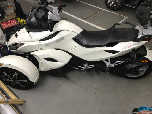 Can-Am Spyder на запчасти - воздушная коробка