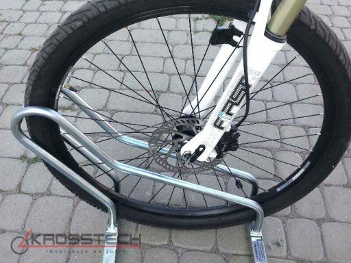 Cross 7 Bicycle Stand с оцинкованными велосипедами барьером