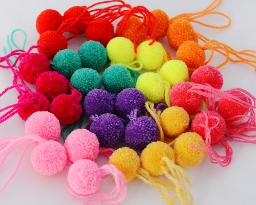 Pompony Kulki 100% Akryl 3 cm Zestaw Kulki 75 szt
