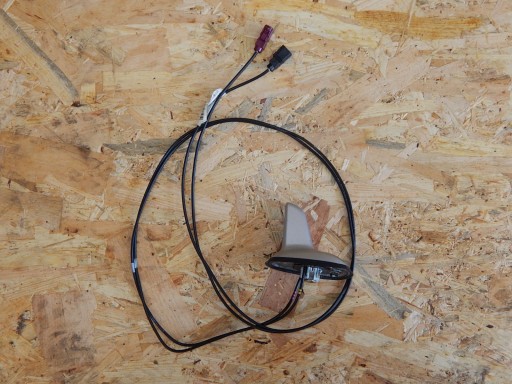 MERCEDES E W207 antena dachowa rekin 2078201075