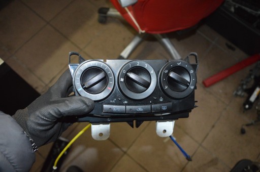 Mazda 5 Lift Panel klimatyzacji M1900CC33