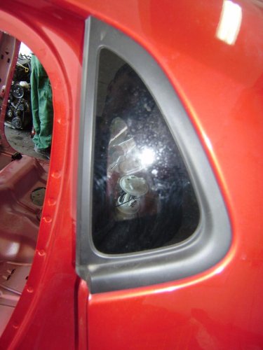 ЗАДНЕЕ СТЕКЛО CLIO IV