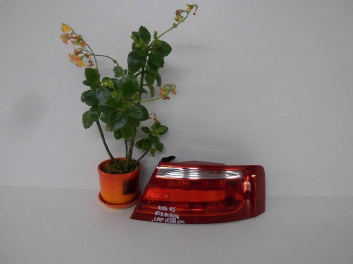 Audi A5 Coupe Dobra light wklad rear part right rear 8T8 8T8945096 originál