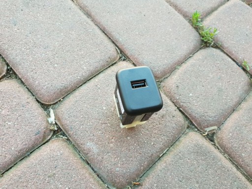 Разъем USB порт розетки Opel Insignia B 13586807