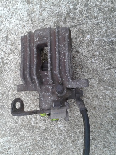 Затискач лівий задній задній AUDI A4 B6