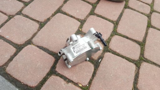 Вакуумний насос Opel Astra IV 4 J 55581351