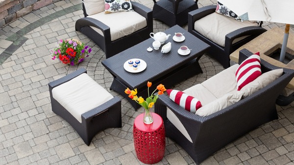 Módne záhradné pohovky