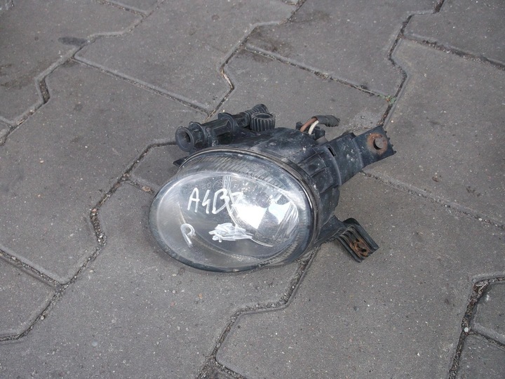 HALOGEN LAMP RIGHT FRONT AUDI A4 B7 -WYSYLKA- photo 1 - milautoparts-fr.ukrlive.com