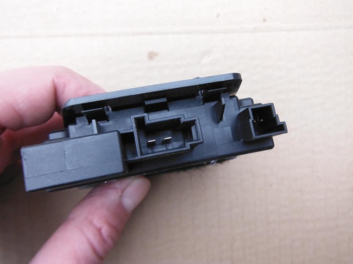 CLS W219 55 AMG MODULE KEYLESS 2118203785
