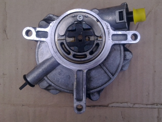 VW AUDI 5.0 L - BUH PUMP VACUUM 07L145100B photo 2 - milautoparts-fr.ukrlive.com