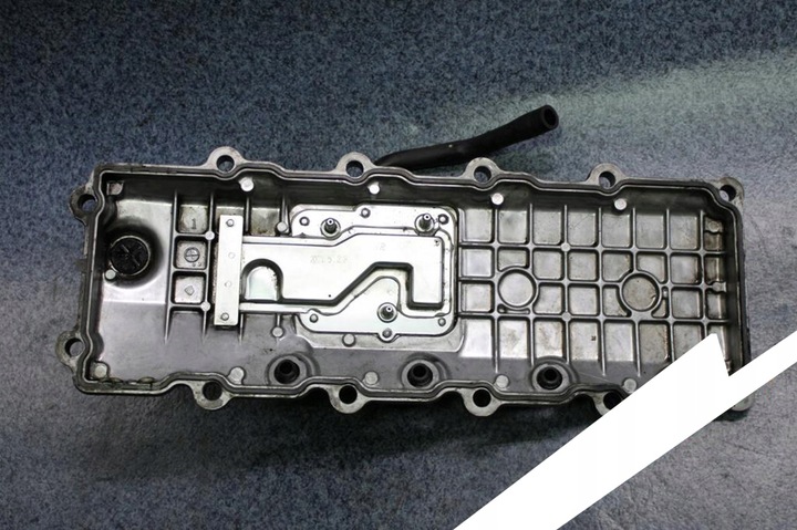 NISSAN PATROL 3.0DI ZD30 COVERING VALVES CYLINDER HEAD photo 1 - milautoparts-fr.ukrlive.com