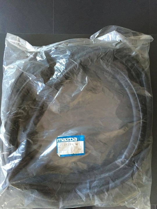 MAZDA GASKET DOOR NEW CONDITION ORIGINAL BC1D-59-760C photo 1 - milautoparts-fr.ukrlive.com