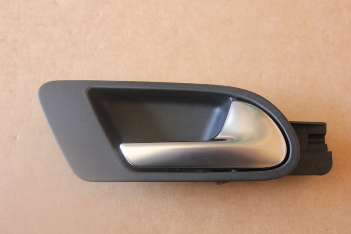 HANDLE RIGHT INTERIOR VW TIGUAN 5N1837114 5N2837114 photo 1 - milautoparts-fr.ukrlive.com