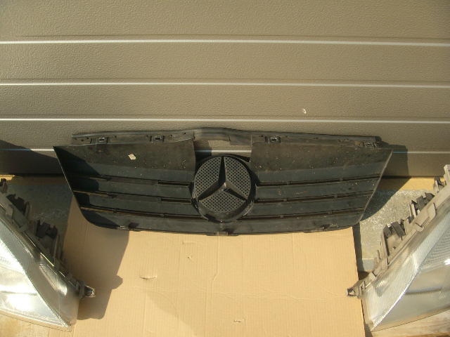 GRILLE GRILLE DE RADIATEUR GRILLE DE RADIATEUR MERCEDES VANEO W414 02-05 photo 2 - milautoparts-fr.ukrlive.com