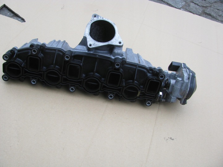 VW AUDI MANIFOLD INTAKE 03L129711E 2.0 TDI photo 3 - milautoparts-fr.ukrlive.com