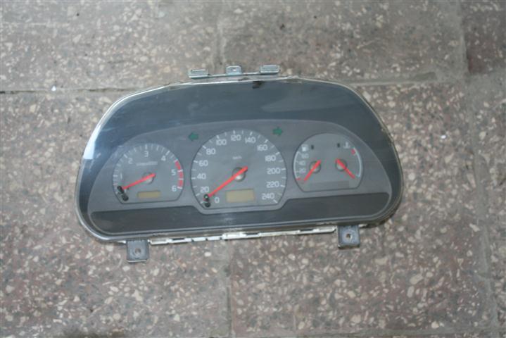 TABLEAU DE CONTRÔLE CALCULATEUR VOLVO V40 30883040A / 30858334/005 photo 1 - milautoparts-fr.ukrlive.com