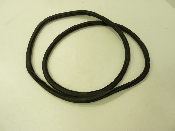 MBM SUPERB III GASKET DOOR REAR P 3V9867368B photo 1 - milautoparts-fr.ukrlive.com