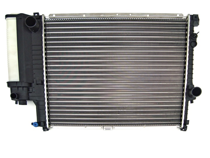 BMW 5 E39 520 523 528 RADIATEUR DE MOTEUR EAUX photo 1 - milautoparts-fr.ukrlive.com