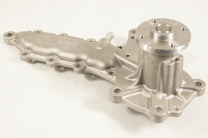 POMPES À EAU KUBOTA L235, L275, L3350, L4350