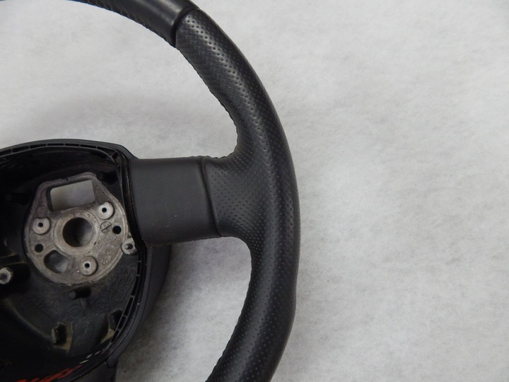 AUDI A3 8P0 - STEERING WHEEL LEATHER photo 3 - milautoparts-fr.ukrlive.com