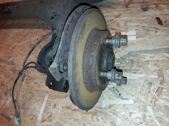 CITROEN C4 1,6 16V 04R 3D HUB DISC AXLE REAR photo 2 - milautoparts-fr.ukrlive.com