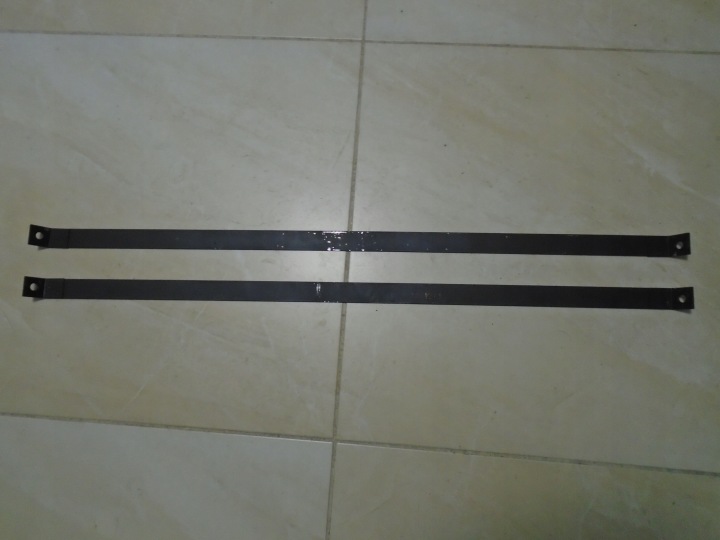 FIXATION COLLIER DE SERRAGE RÉSERVOIR CARBURANTS TOYOTA RAV4 2,0
