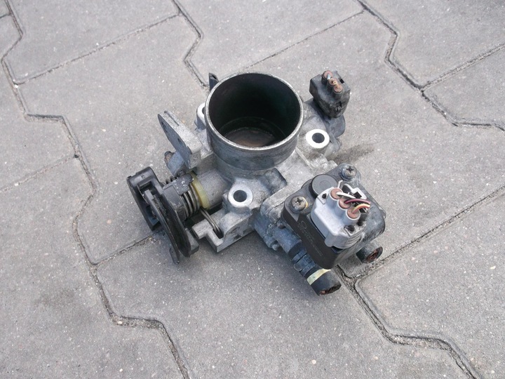 Дросельна заслінка lexus rx 300 98-03 2.2 16v -відправка-, Ціна