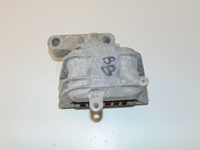 Кронштейн двигателя vw golf v плюс b6 audi 1k0199262bb, Цена