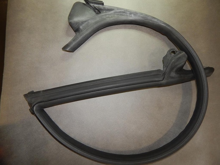 фото №1, Audi a7 4g прокладка двері верхня 4g8845353