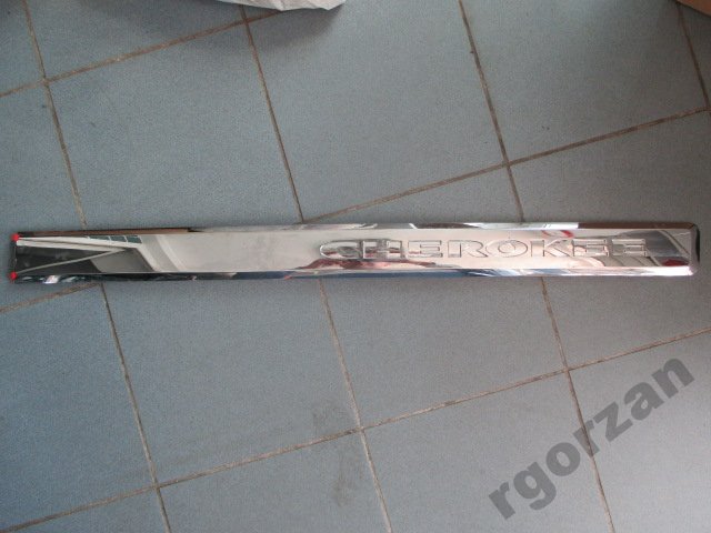 фото №1, Jeep cherokee 2008- планка зовнішня двері правих перед хром 55157210aa